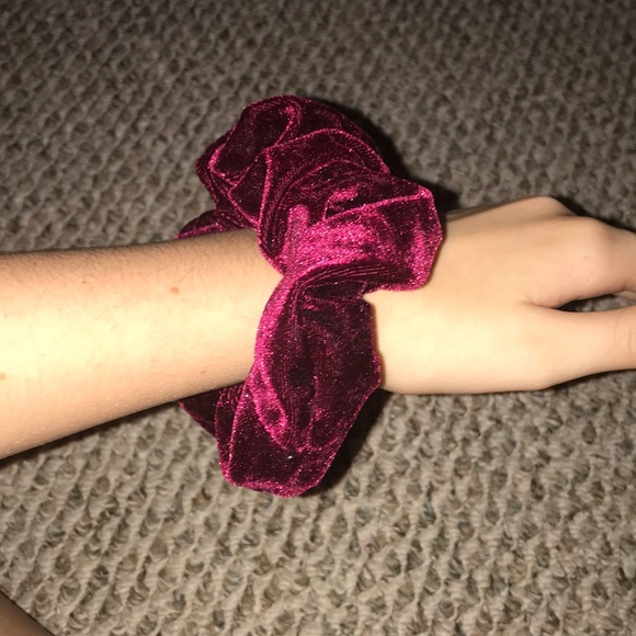 Huge Scrunchies - Picture 3 of 3